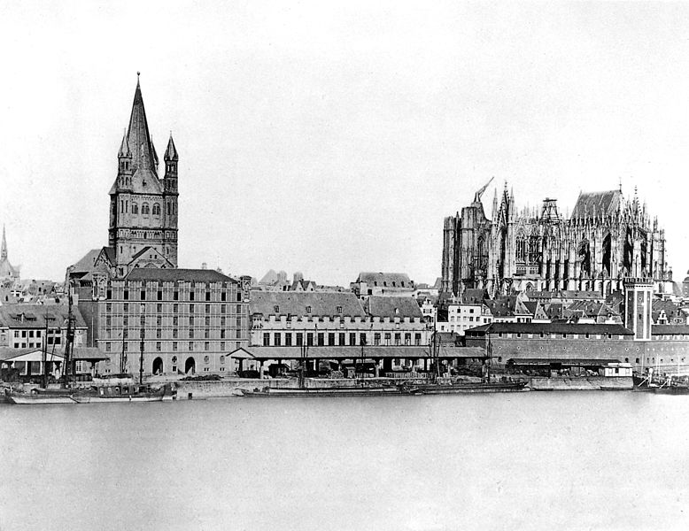 778px-Gross_St_Martin_-_Rheinpanorama_um_1856